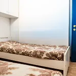 Welcoming Flat Just Steps From The Sea