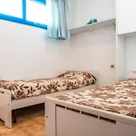 Welcoming Flat Just Steps From The Sea *
