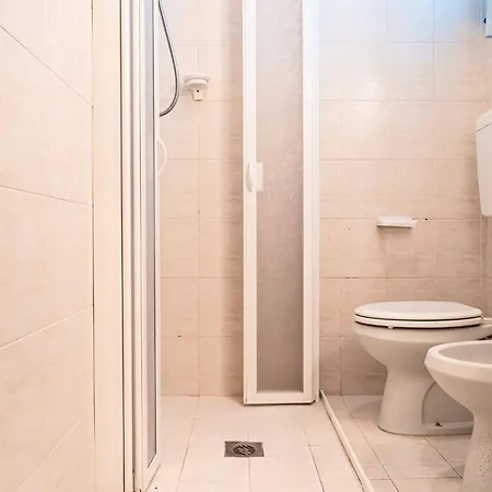 Apartment Welcoming Flat Just Steps From The Sea
