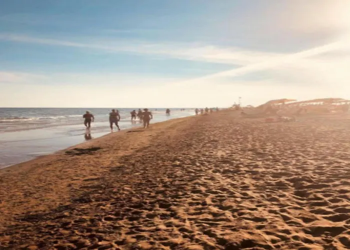 Welcoming Flat Just Steps From The Sea