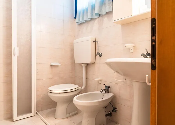 Welcoming Flat Just Steps From The Sea *