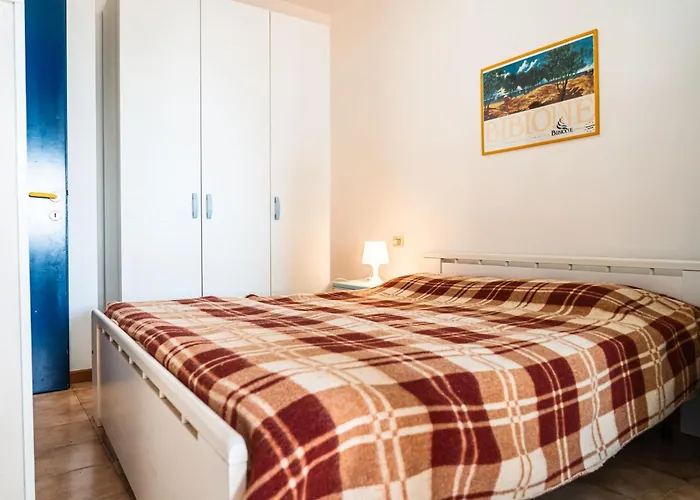 Welcoming Flat Just Steps From The Sea *