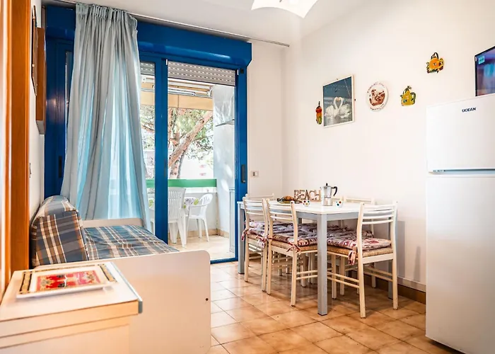 Welcoming Flat Just Steps From The Sea